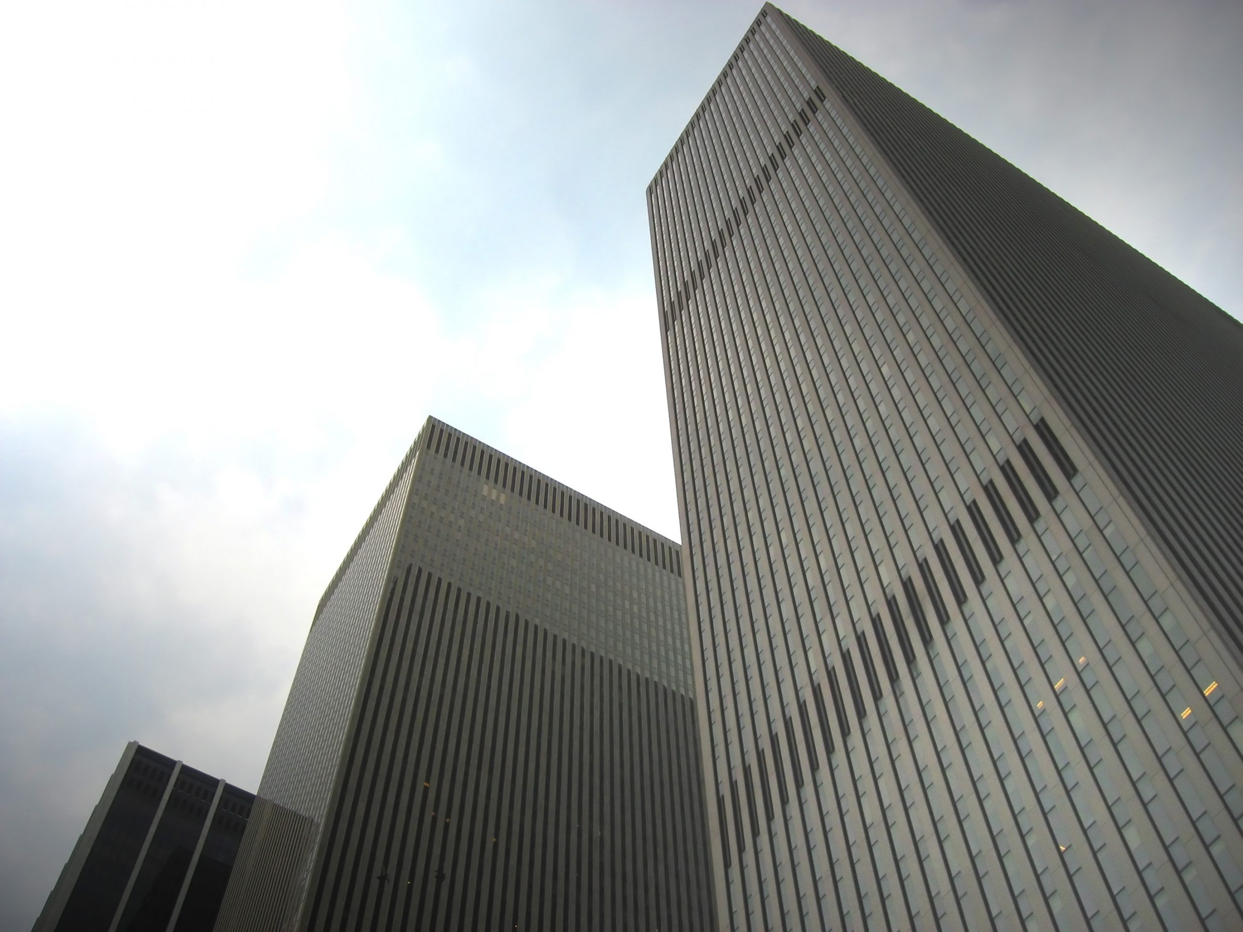 an-example-of-modern-corporate-architecture-found-in-the-city_Sthio8AHi-scaled