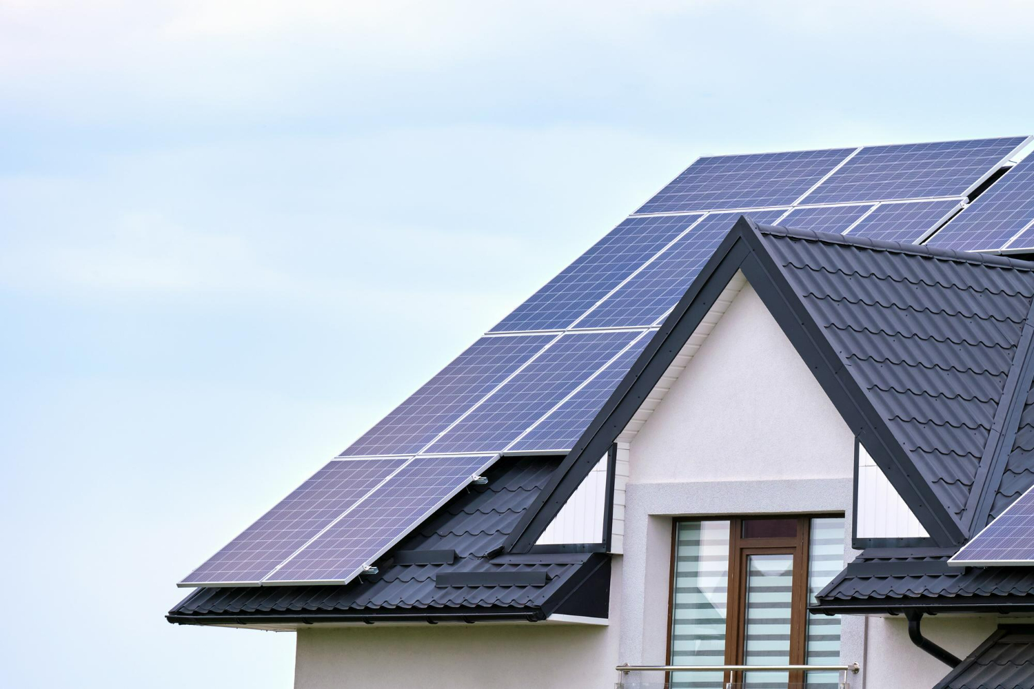 residential-house-with-rooftop-covered-with-solar-photovoltaic-panels-producing-clean-ecological-electrical-energy-suburban-rural-area-concept-autonomous-home